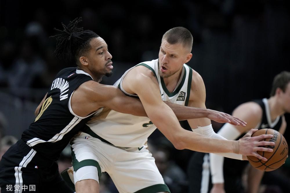 钟时由萨巴 钟时由萨巴